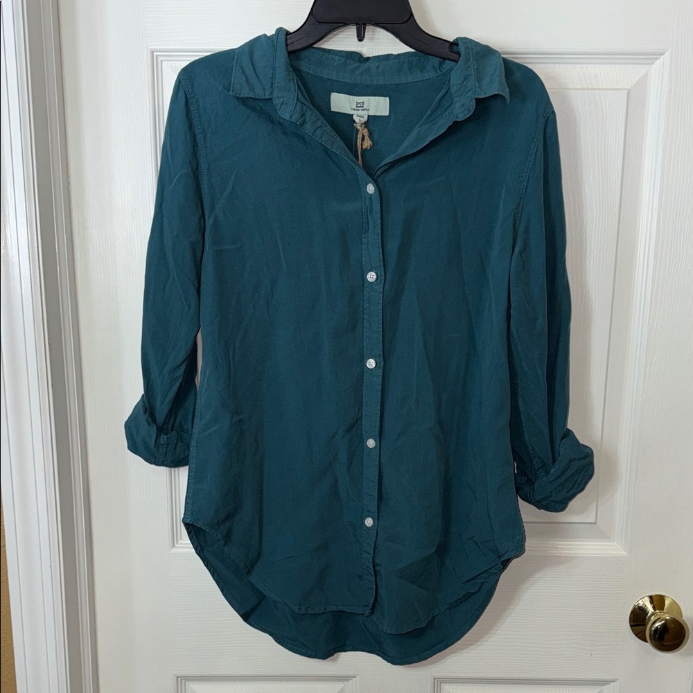 Thread+Supply Button Up - Picture 2 of 6